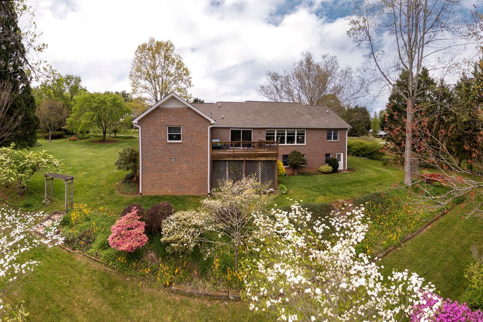 1420 Patriots Drive, Hendersonville, NC 28739