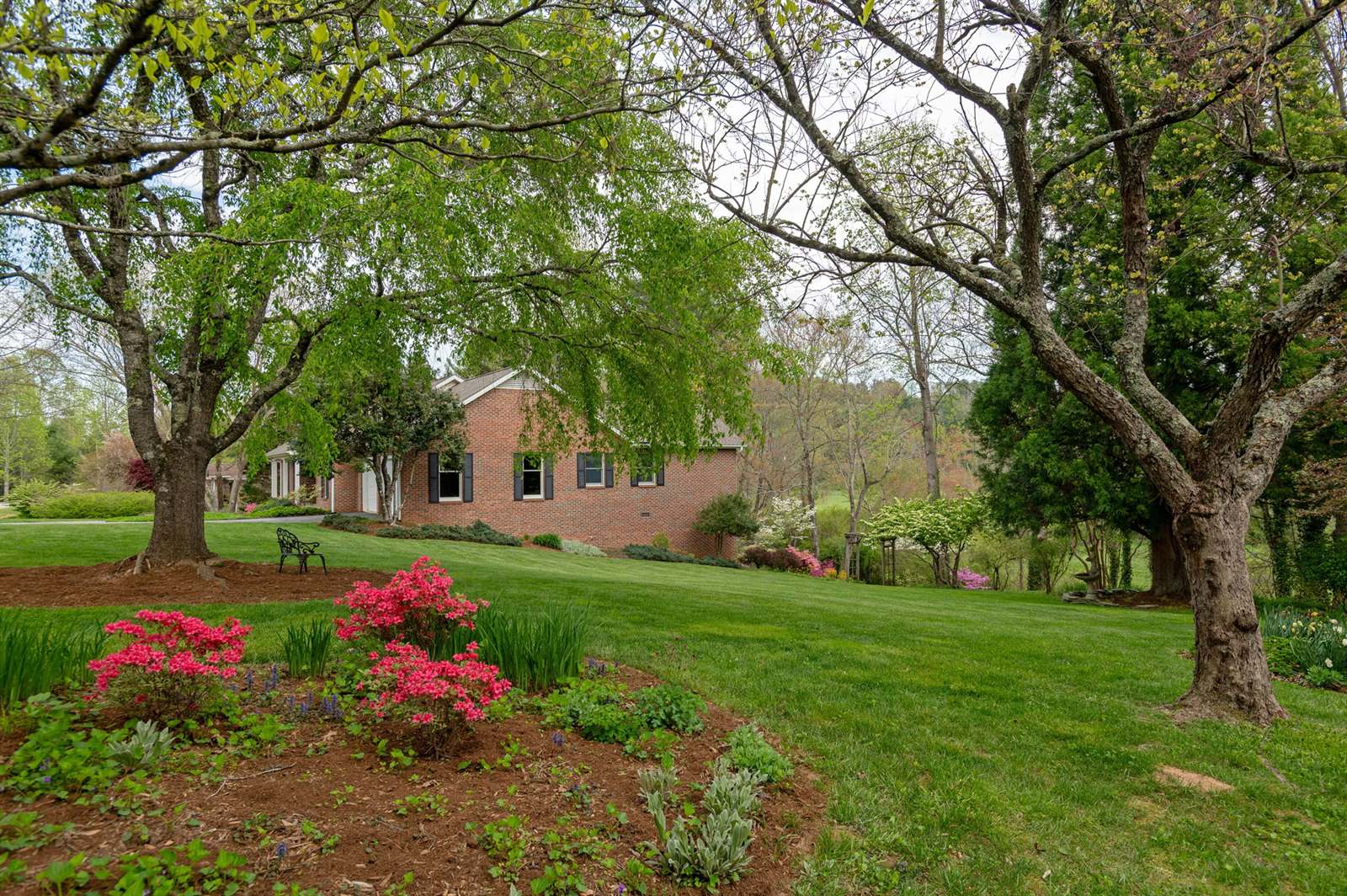 1420 Patriots Drive, Hendersonville, NC 28739