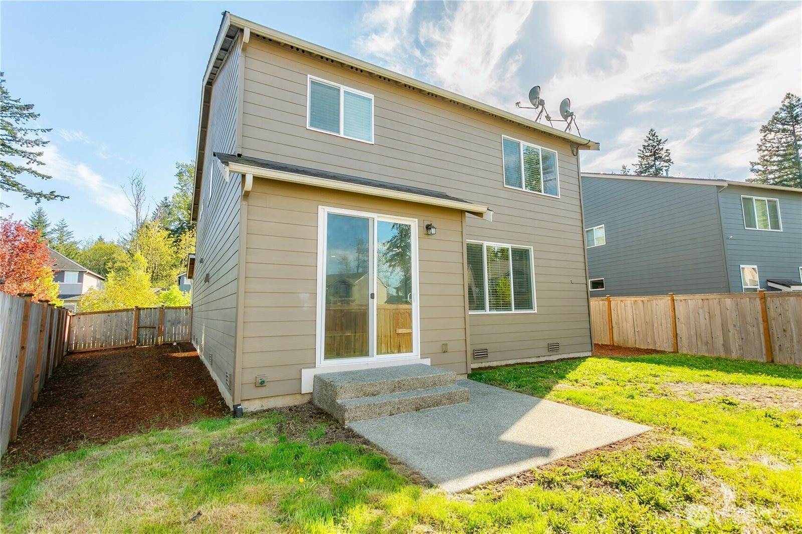 8009 167th Street Ct East, Puyallup, WA 98375