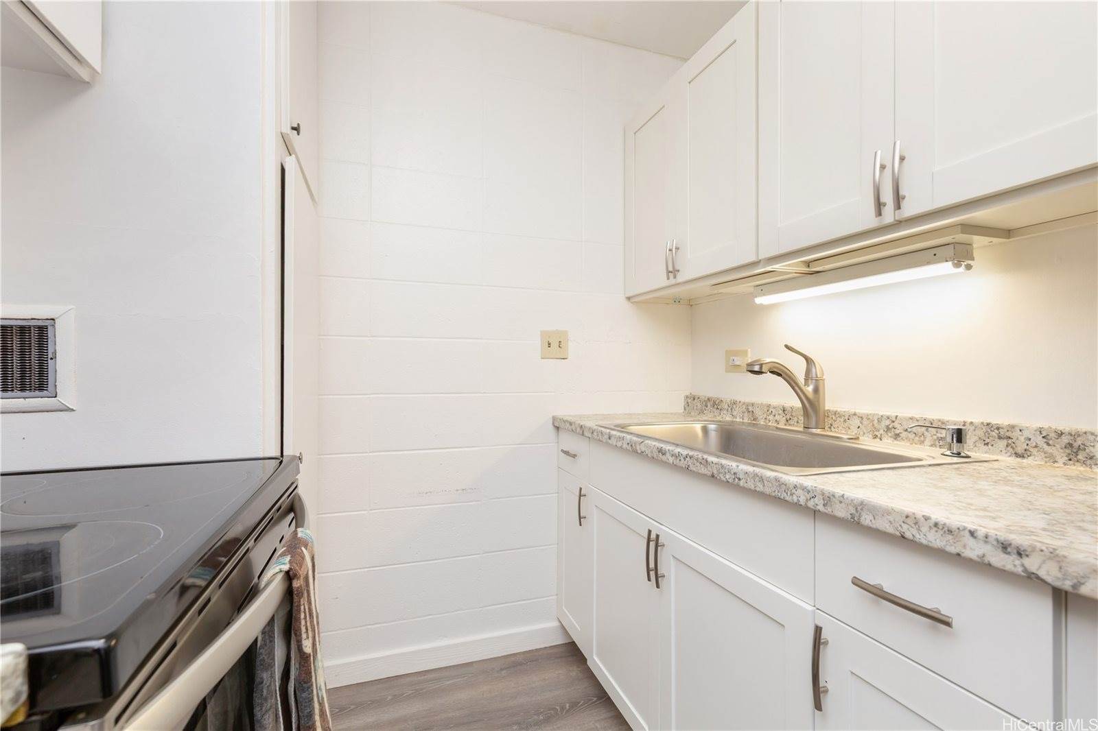 94-246 Leoku Street, Waipahu, HI 96797