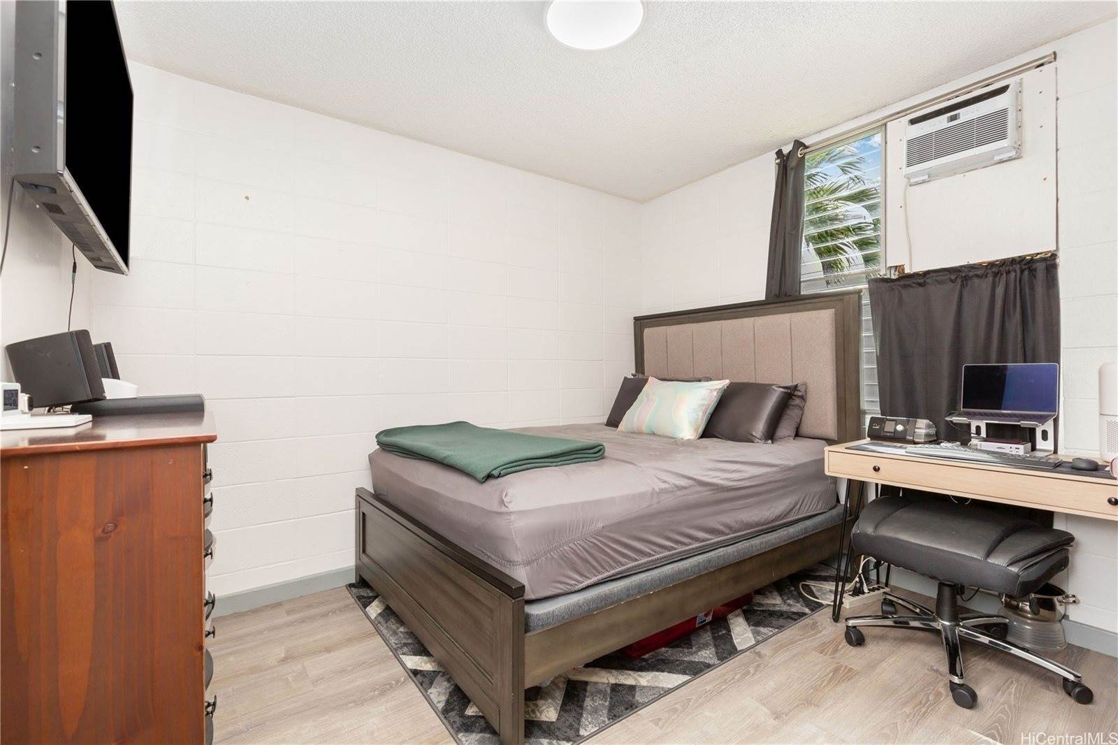 94-246 Leoku Street, Waipahu, HI 96797