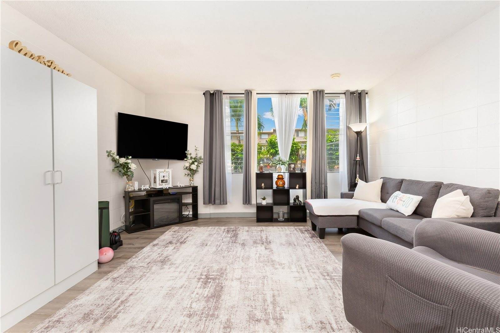 94-246 Leoku Street, Waipahu, HI 96797