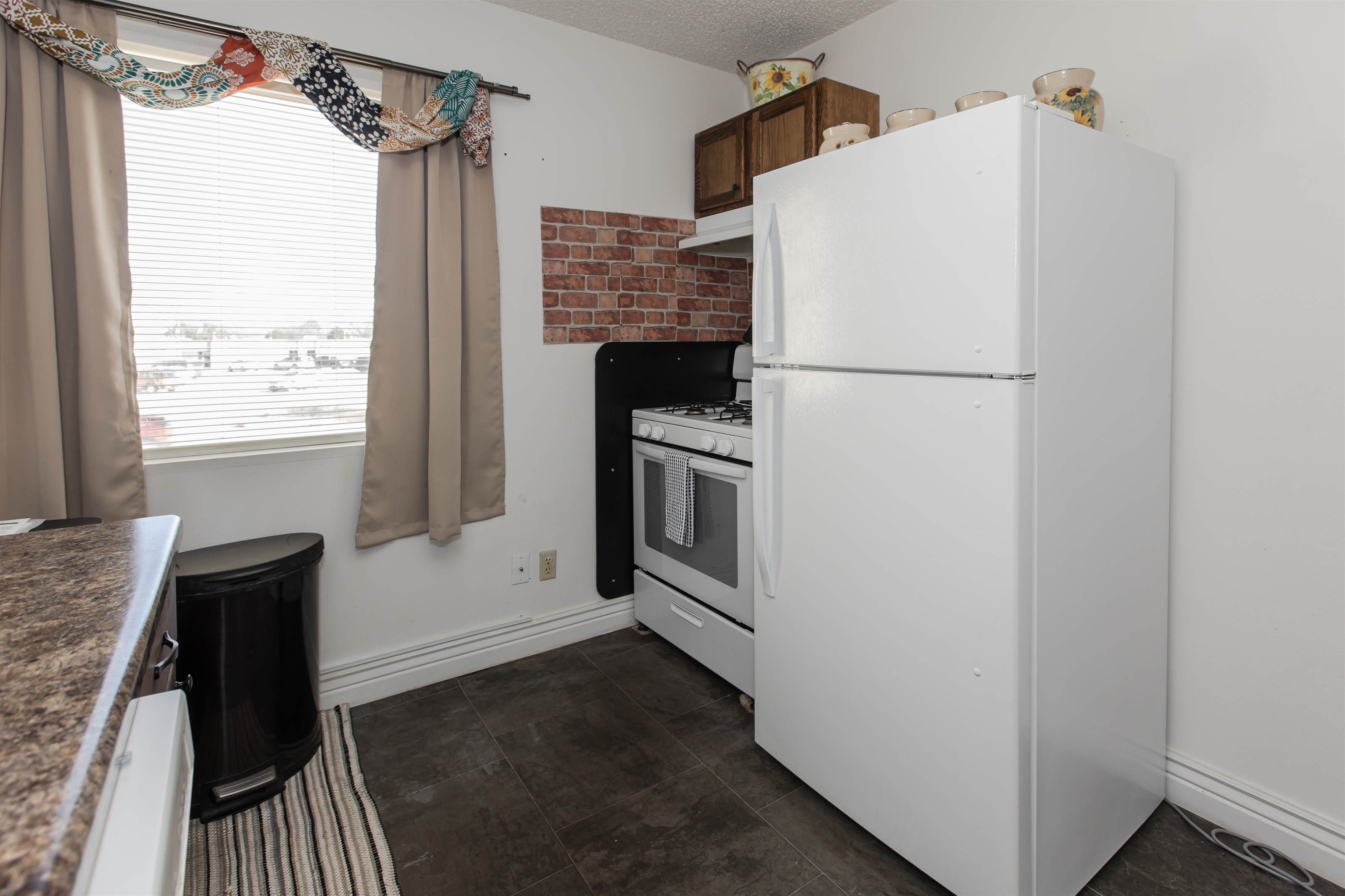 1502 East Fulton Street, Garden City, KS 67846