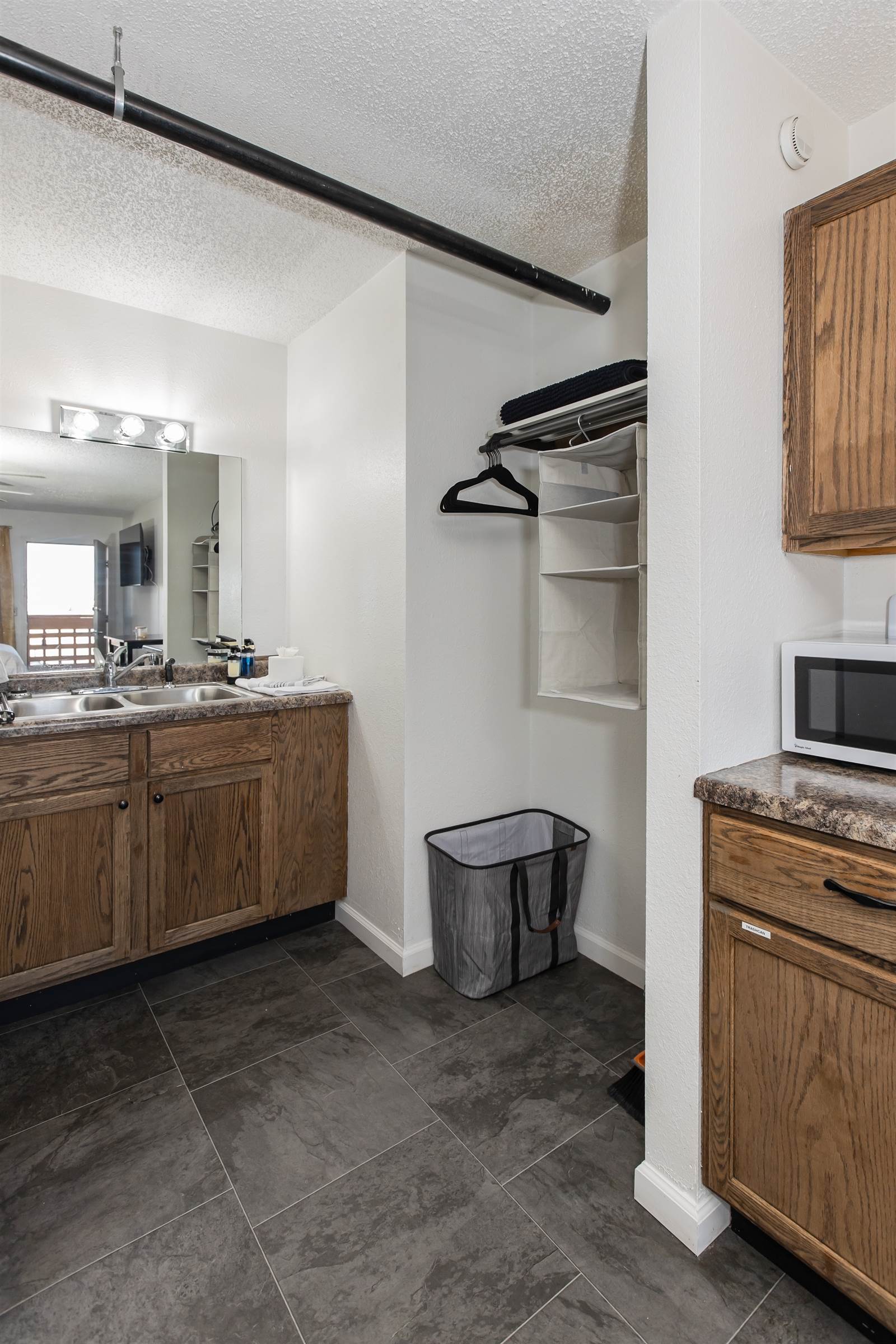 1502 East Fulton Street, Garden City, KS 67846