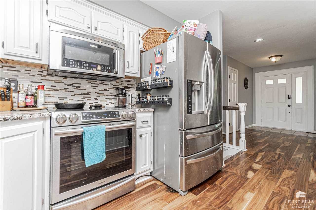 2505 Meadowood Drive, Manhattan, KS 66502