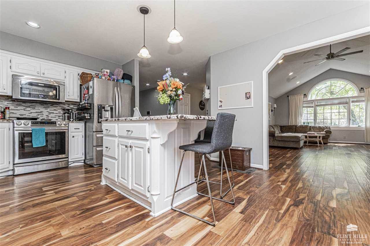 2505 Meadowood Drive, Manhattan, KS 66502