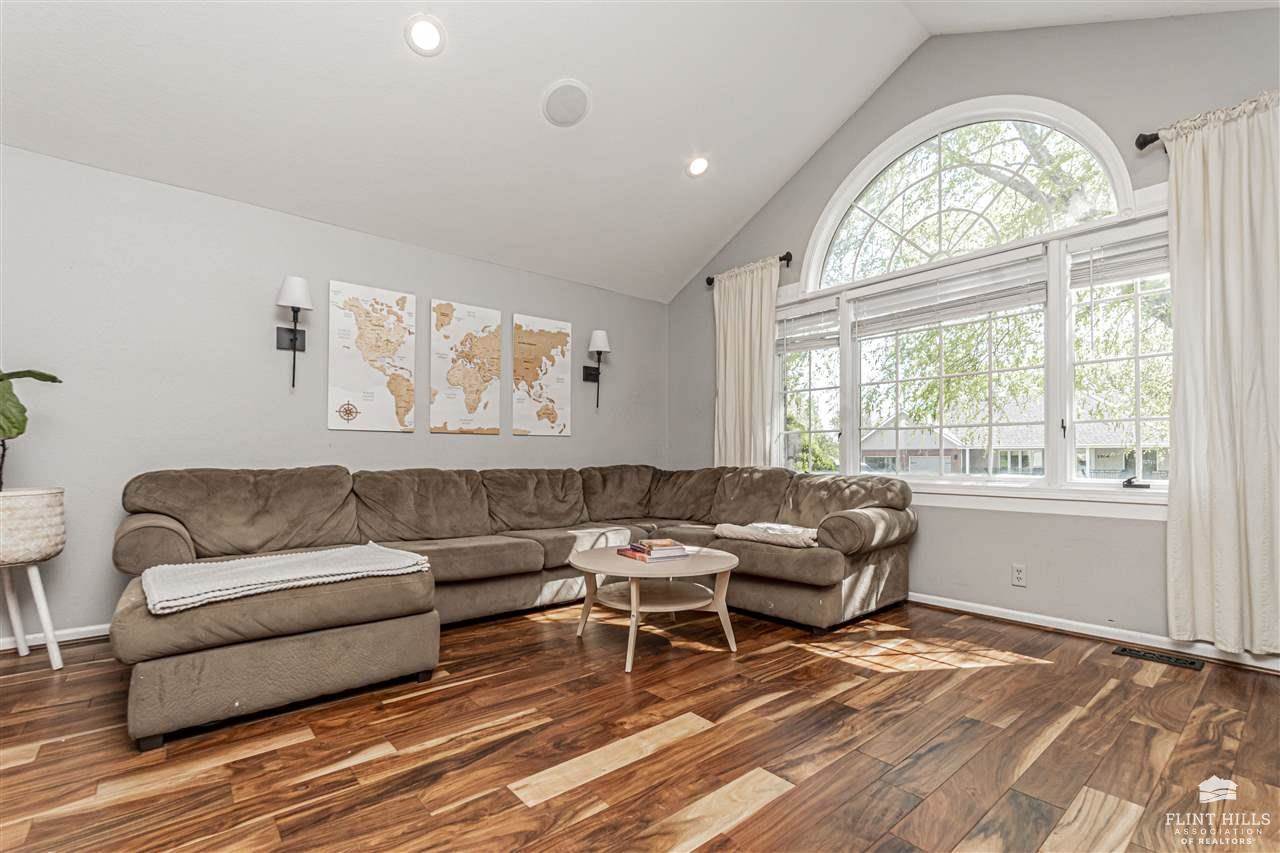 2505 Meadowood Drive, Manhattan, KS 66502