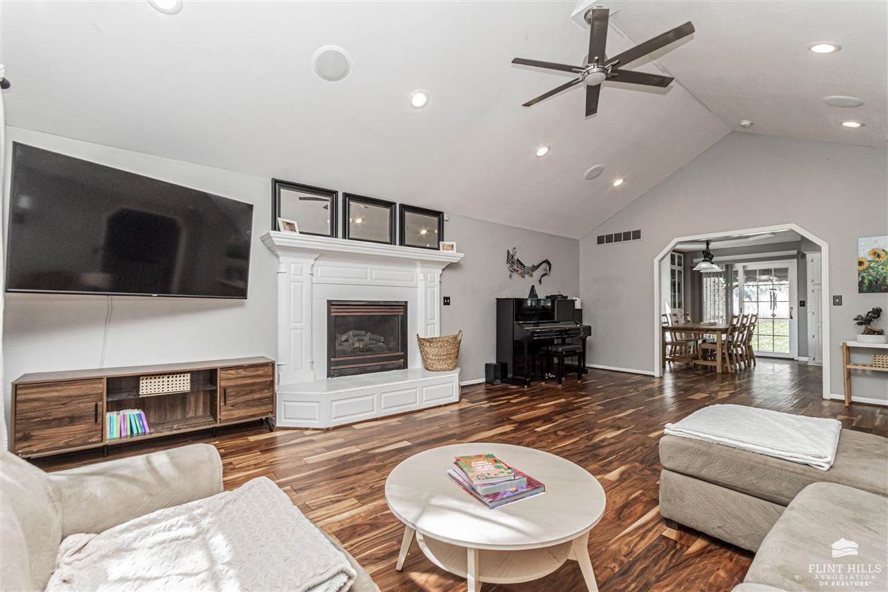 2505 Meadowood Drive, Manhattan, KS 66502