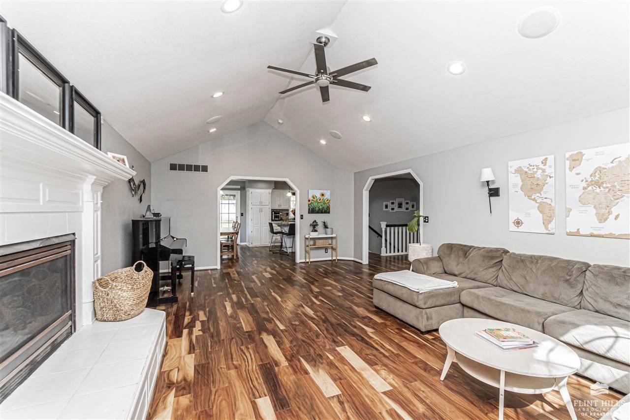 2505 Meadowood Drive, Manhattan, KS 66502