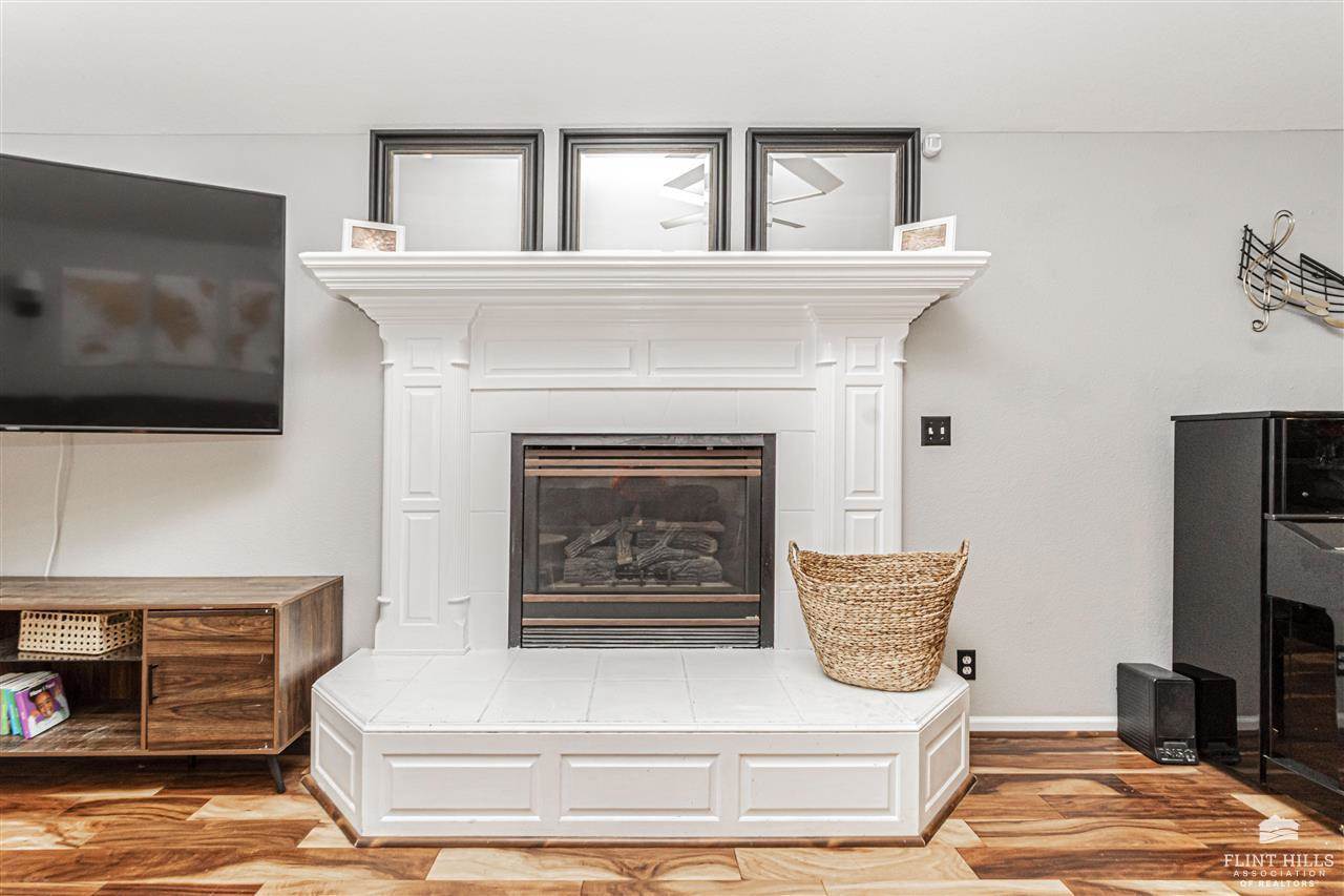 2505 Meadowood Drive, Manhattan, KS 66502