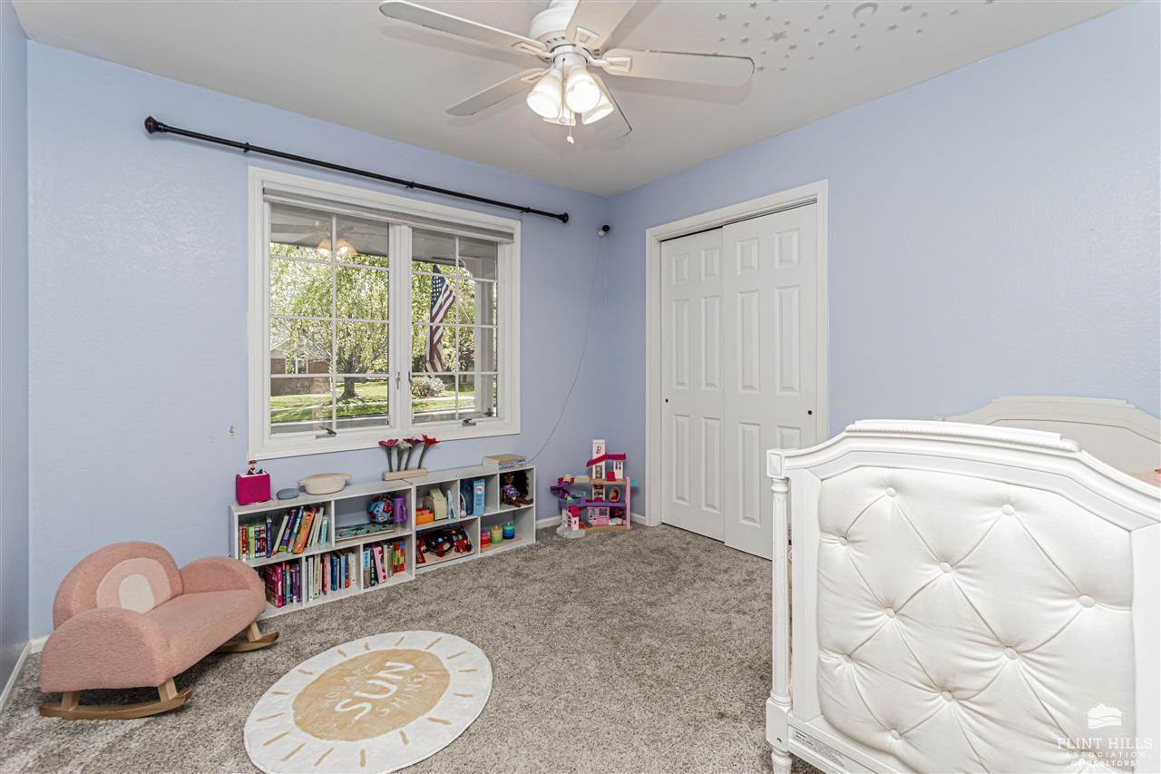 2505 Meadowood Drive, Manhattan, KS 66502