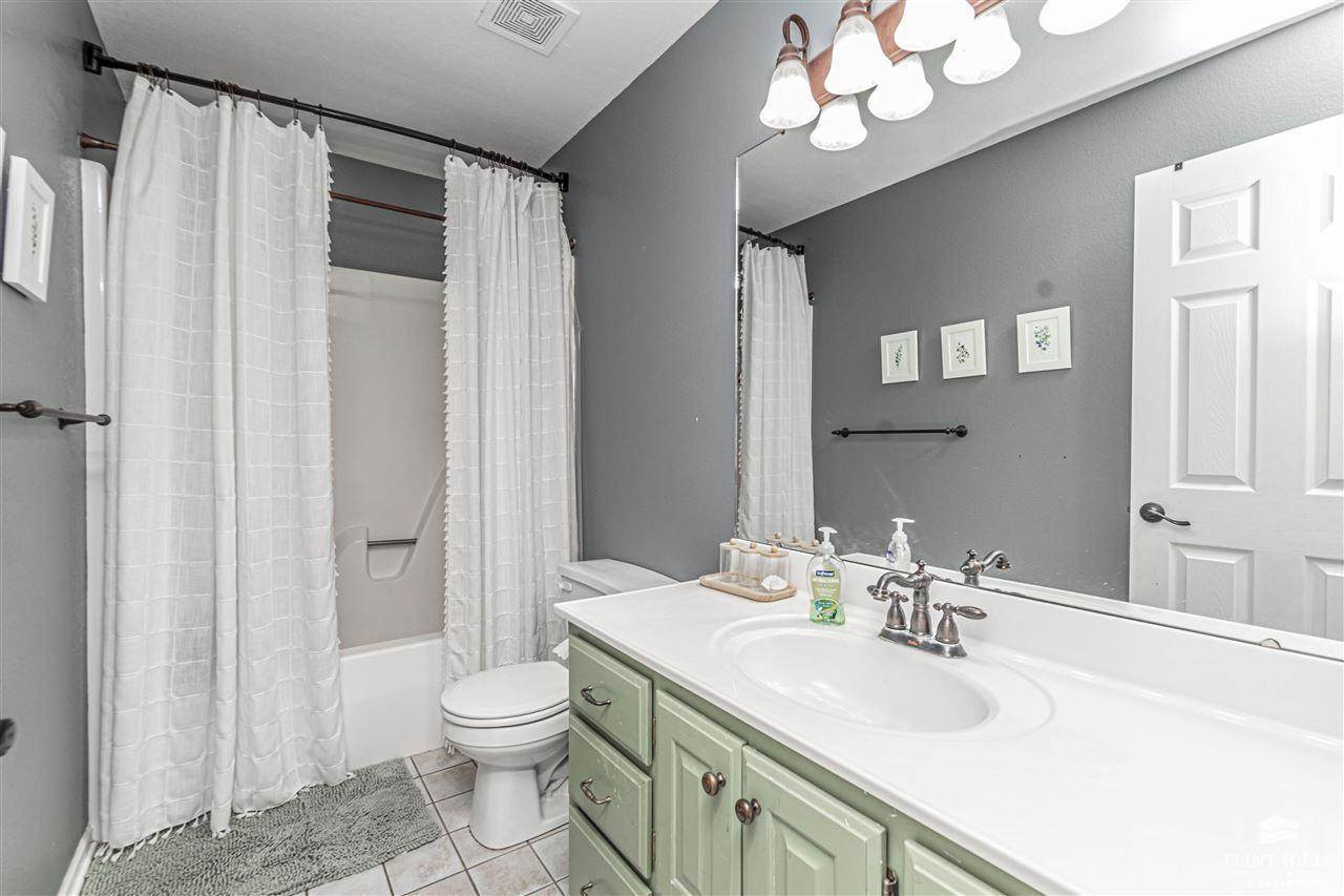 2505 Meadowood Drive, Manhattan, KS 66502