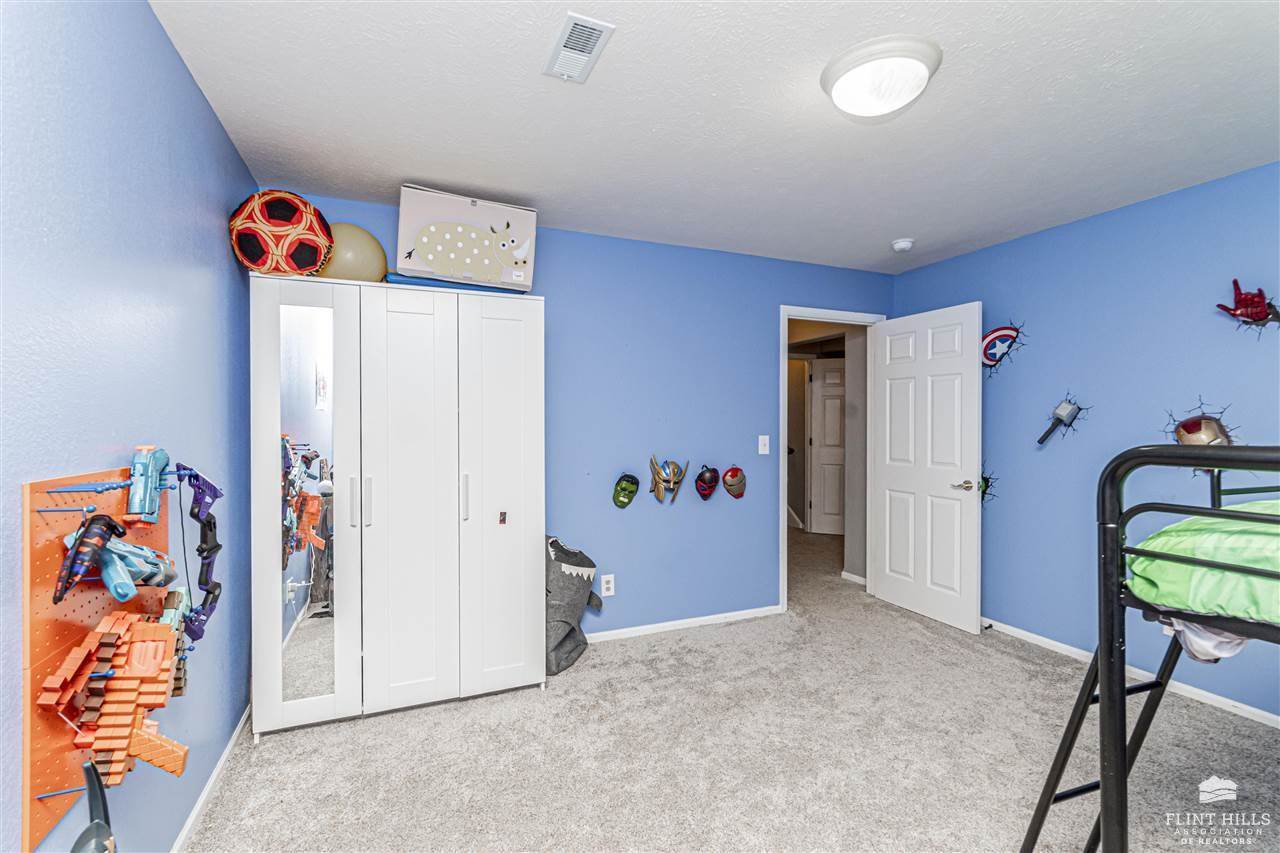 2505 Meadowood Drive, Manhattan, KS 66502