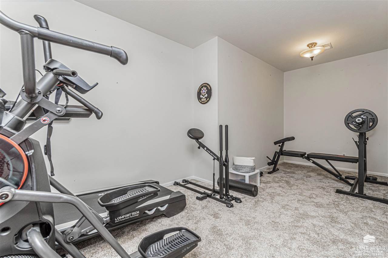 2505 Meadowood Drive, Manhattan, KS 66502