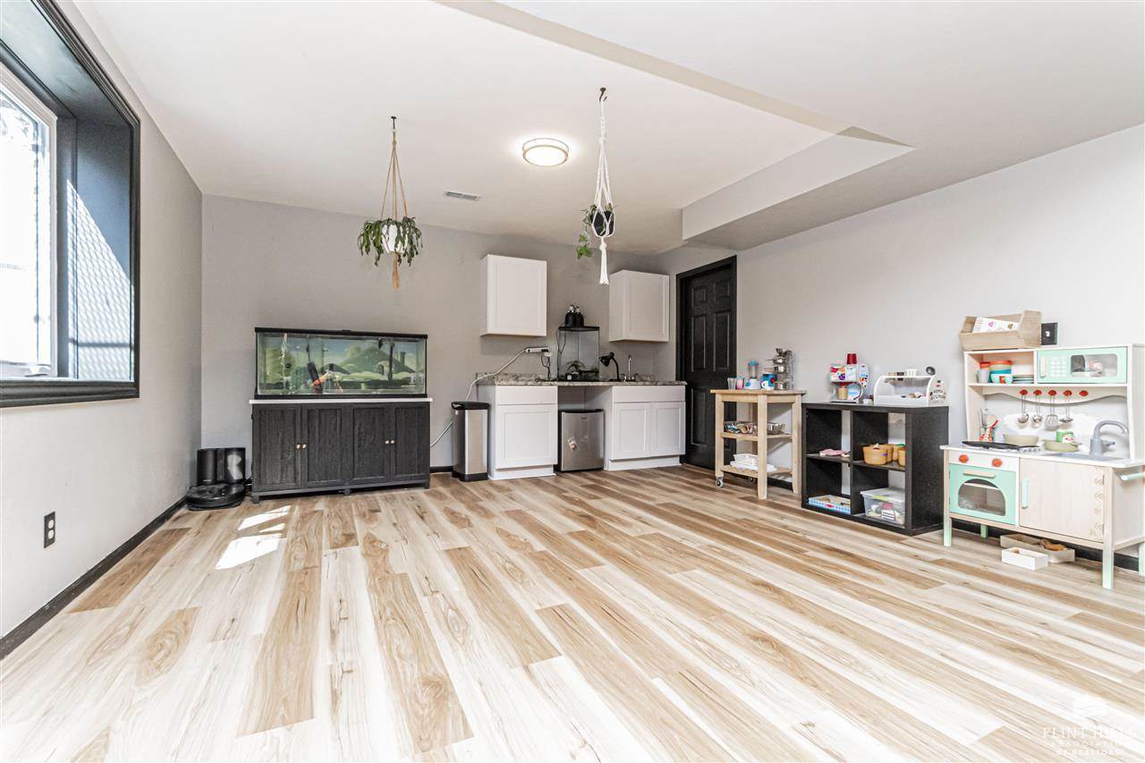 2505 Meadowood Drive, Manhattan, KS 66502