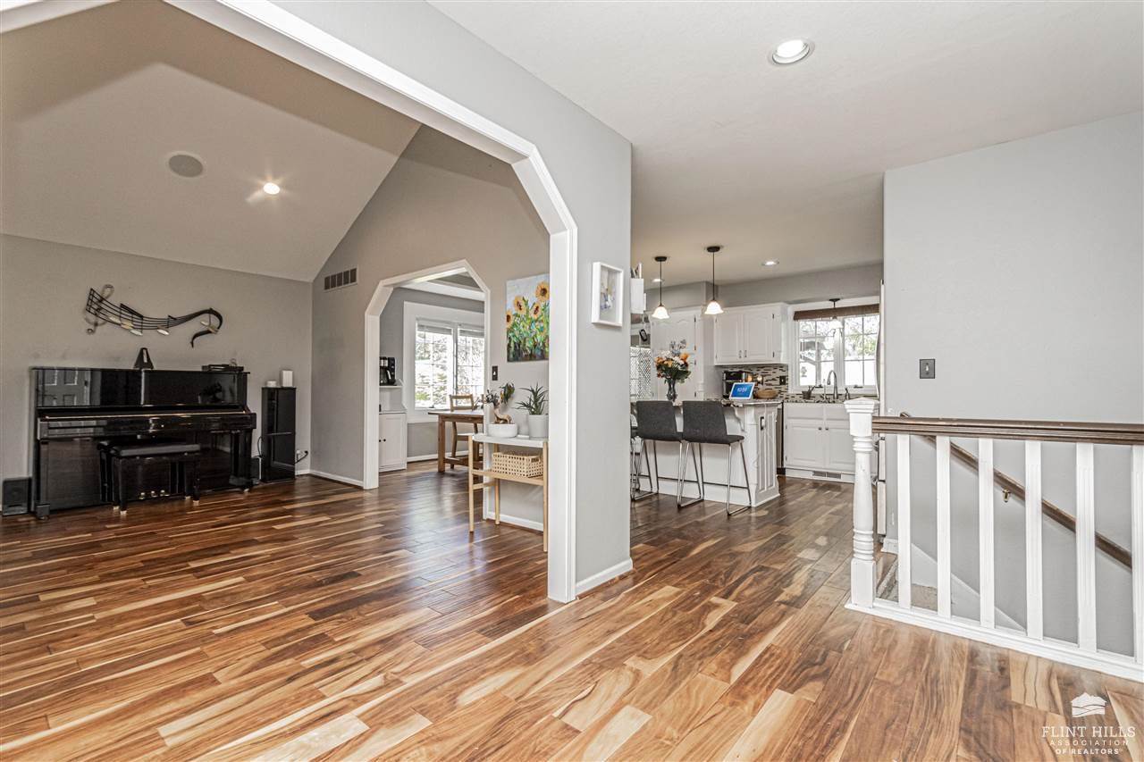 2505 Meadowood Drive, Manhattan, KS 66502