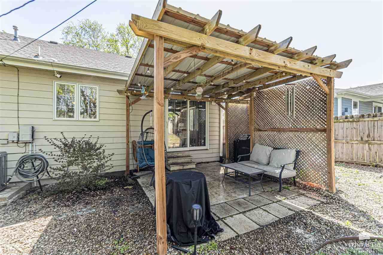 2505 Meadowood Drive, Manhattan, KS 66502