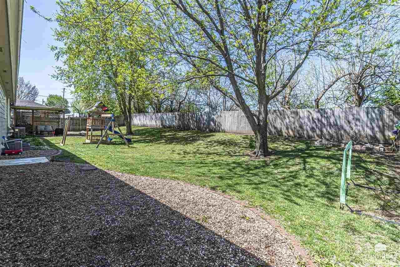 2505 Meadowood Drive, Manhattan, KS 66502