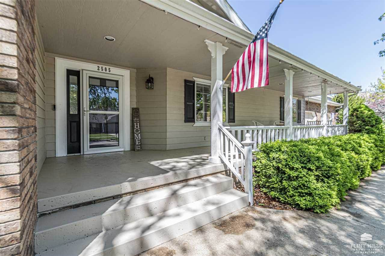 2505 Meadowood Drive, Manhattan, KS 66502