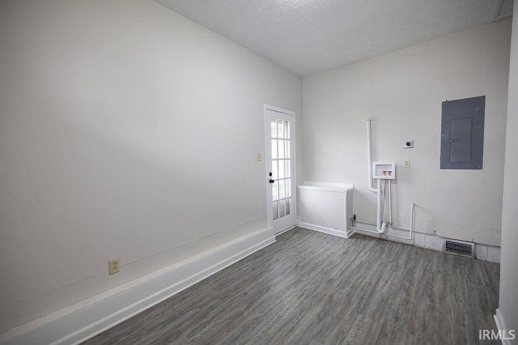 214 N Third Street, Parker City, IN 47368