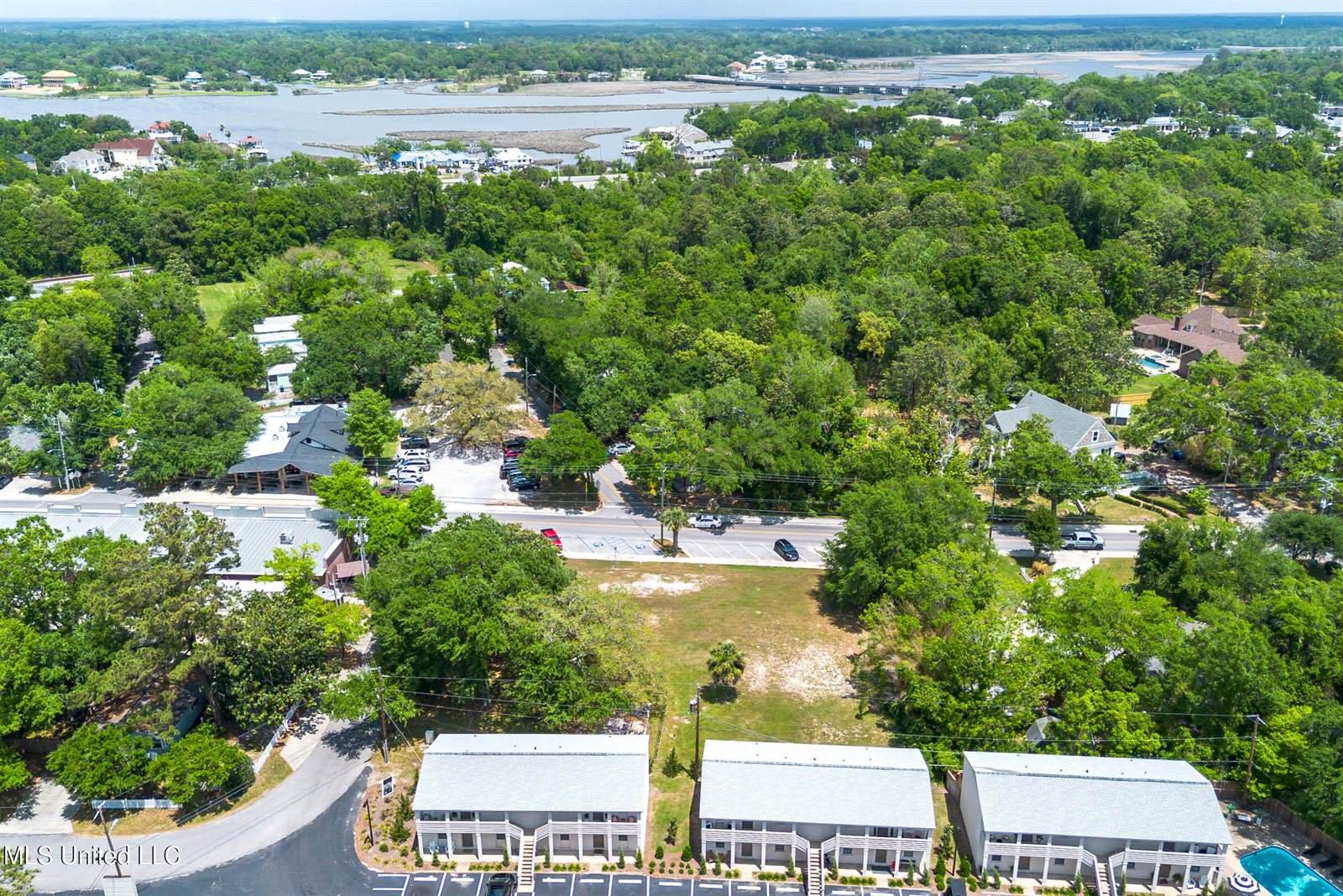 516 Porter Avenue, Ocean Springs, MS 39564