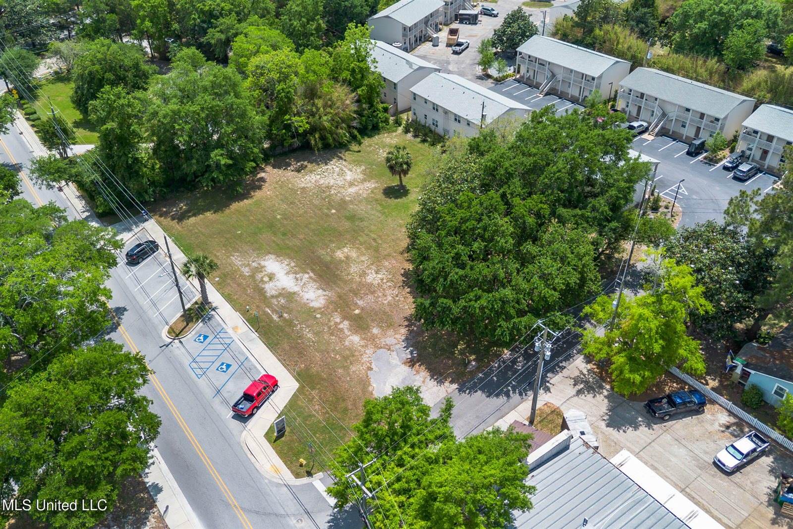 516 Porter Avenue, Ocean Springs, MS 39564