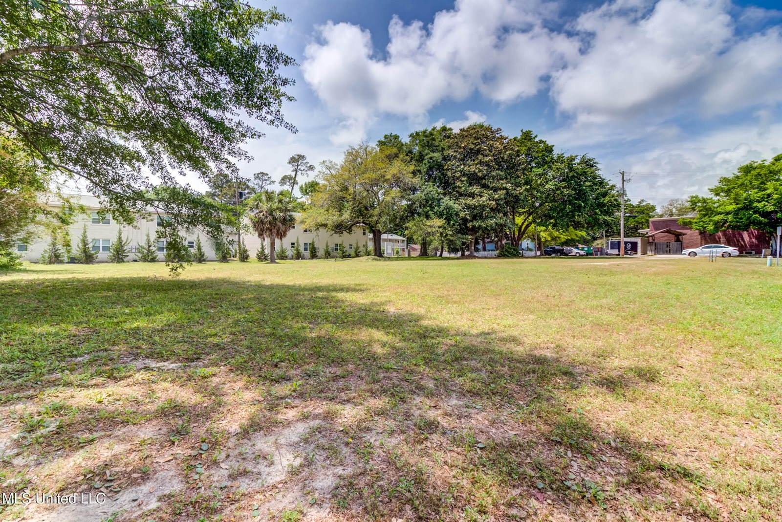 516 Porter Avenue, Ocean Springs, MS 39564