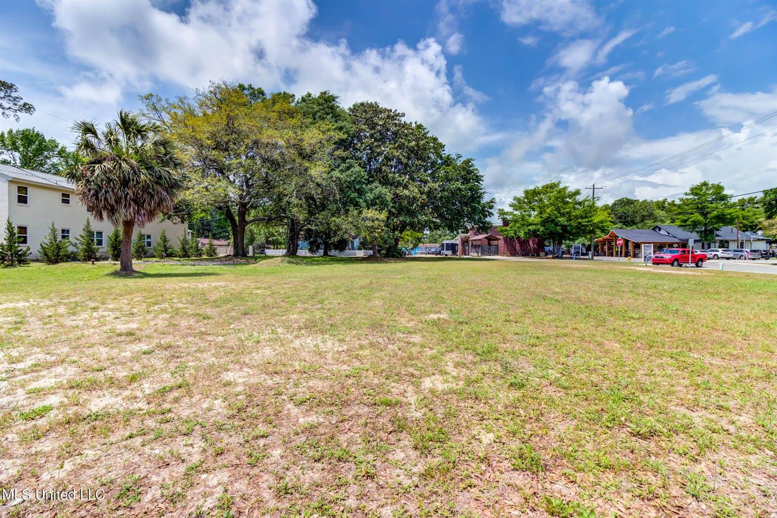 516 Porter Avenue, Ocean Springs, MS 39564