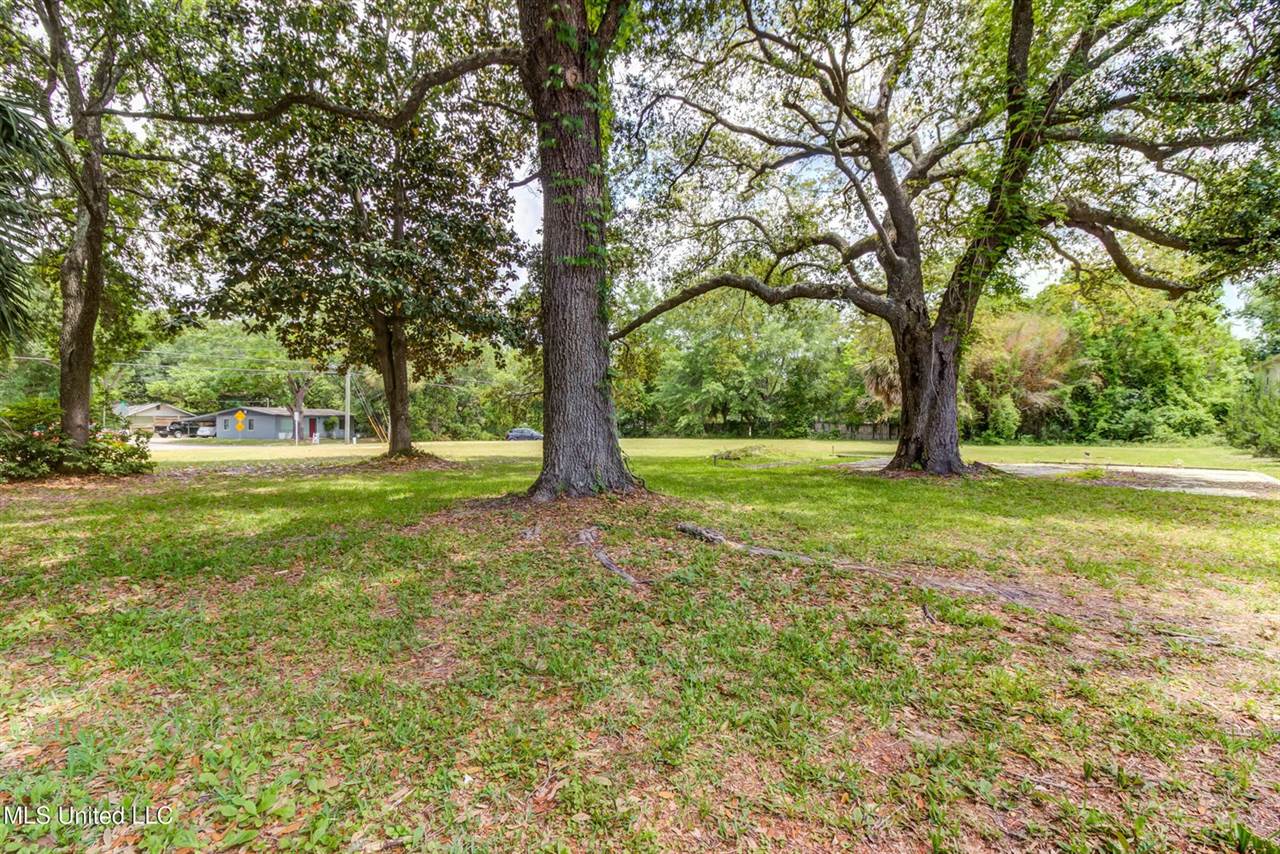 516 Porter Avenue, Ocean Springs, MS 39564