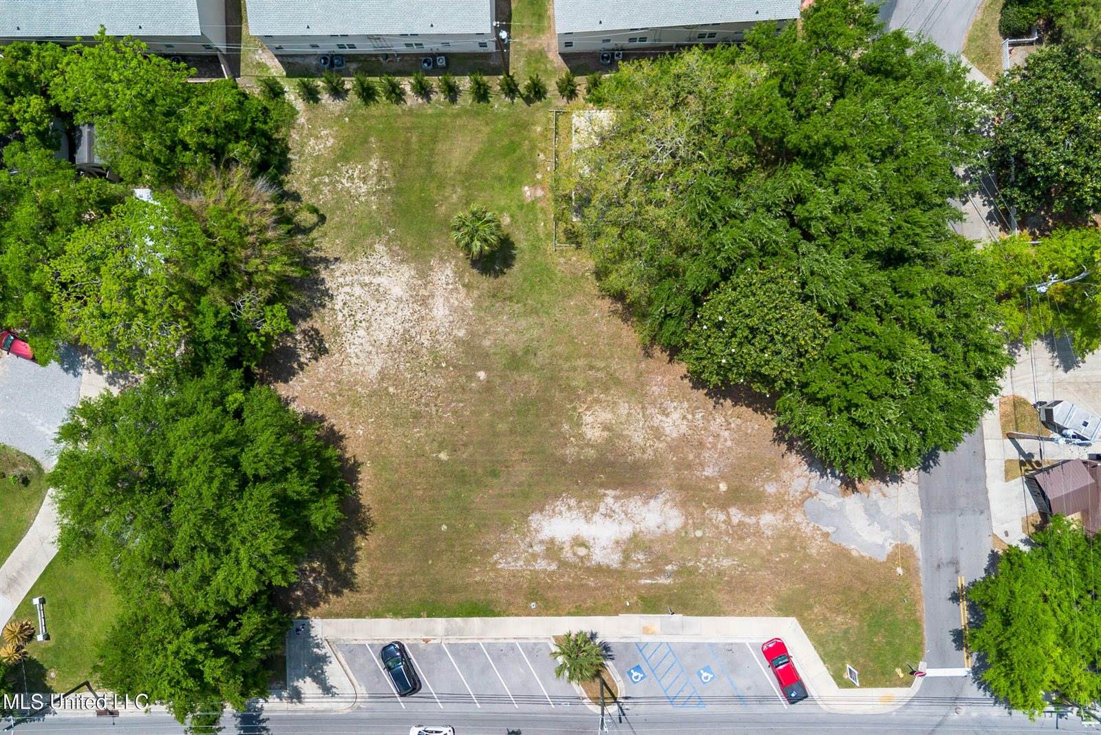 516 Porter Avenue, Ocean Springs, MS 39564