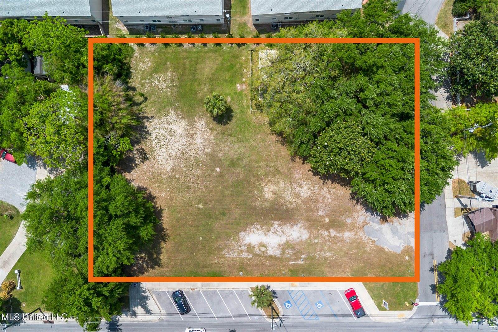 516 Porter Avenue, Ocean Springs, MS 39564