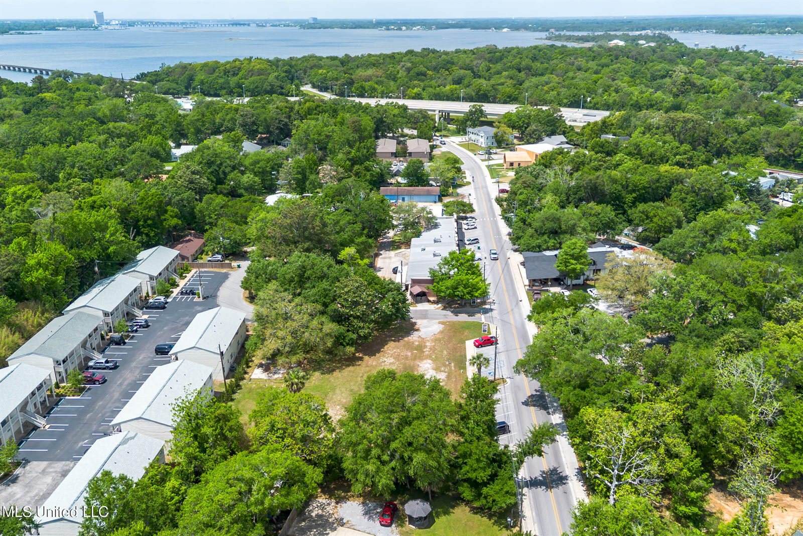 516 Porter Avenue, Ocean Springs, MS 39564