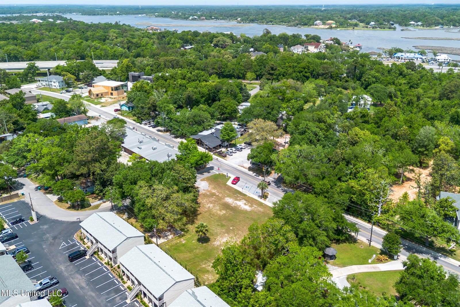 516 Porter Avenue, Ocean Springs, MS 39564