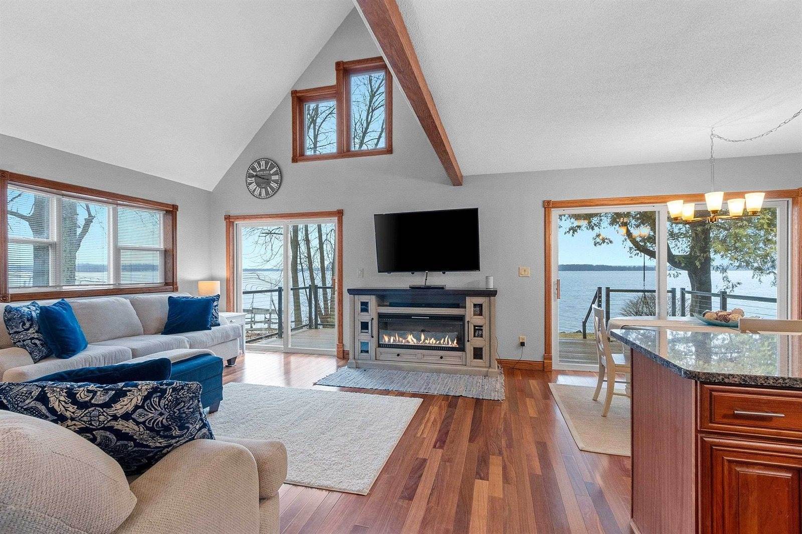 W6198 Crescent Lane, Crivitz, WI 54114