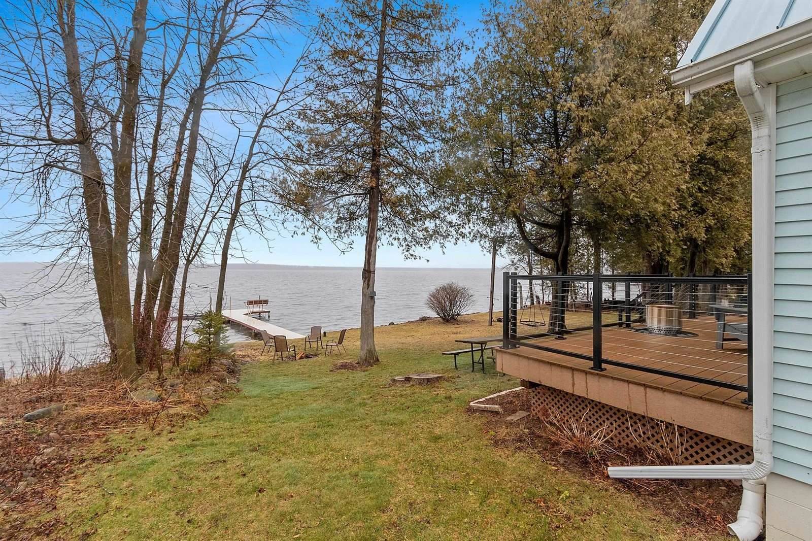 W6198 Crescent Lane, Crivitz, WI 54114