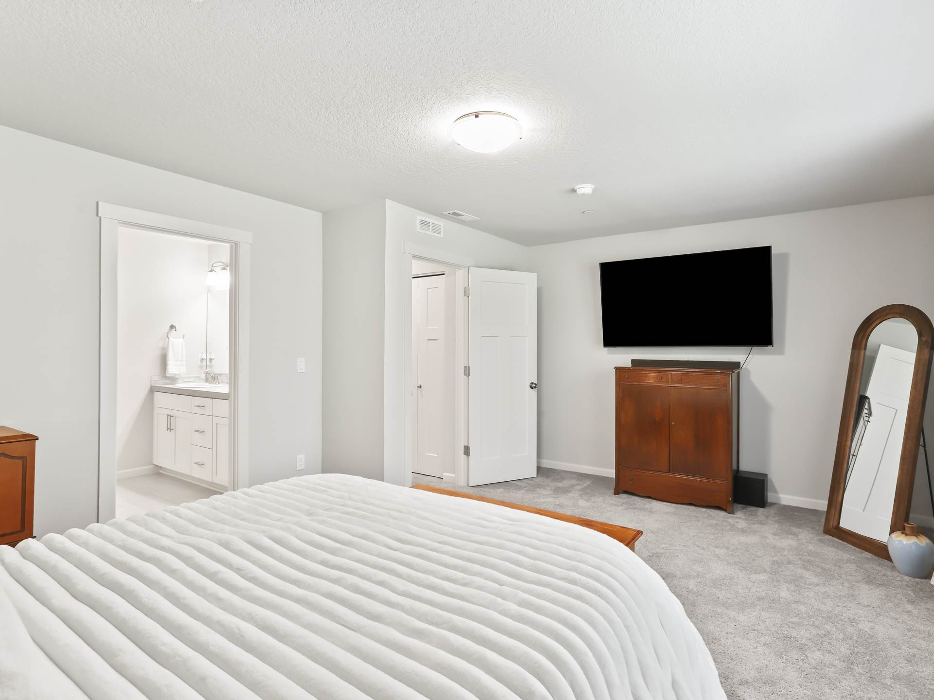 2421 South Trail View Ct, Ridgefield, WA 98642