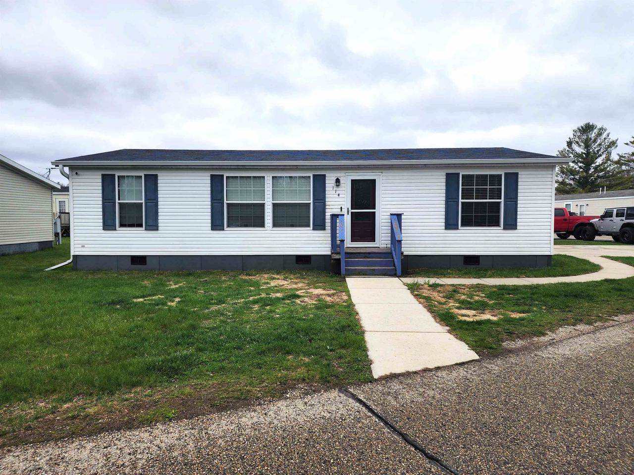 897 E Lake St #114, Lake Mills, WI 53551