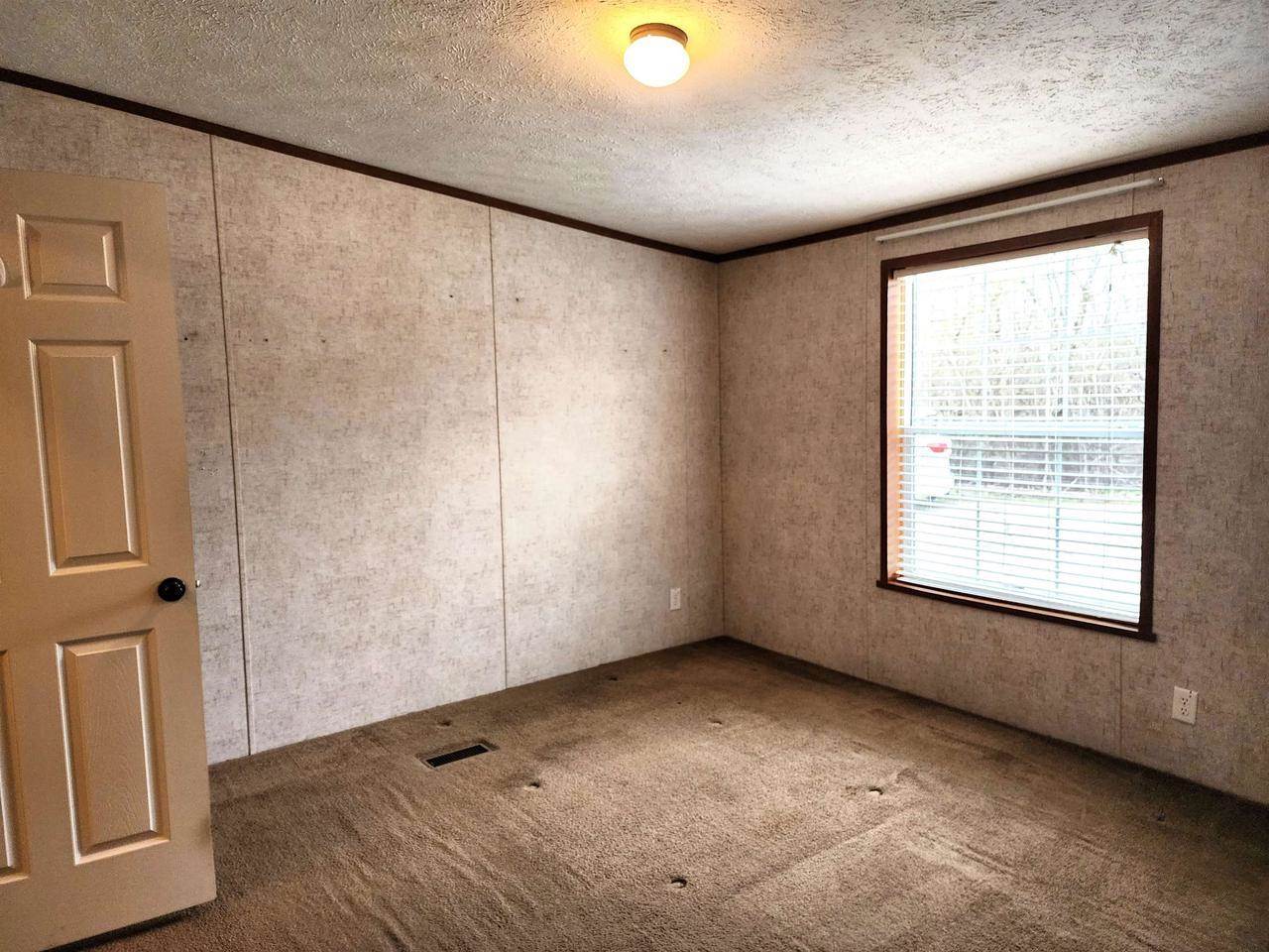 897 E Lake St #114, Lake Mills, WI 53551