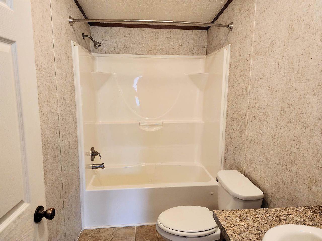 897 E Lake St #114, Lake Mills, WI 53551