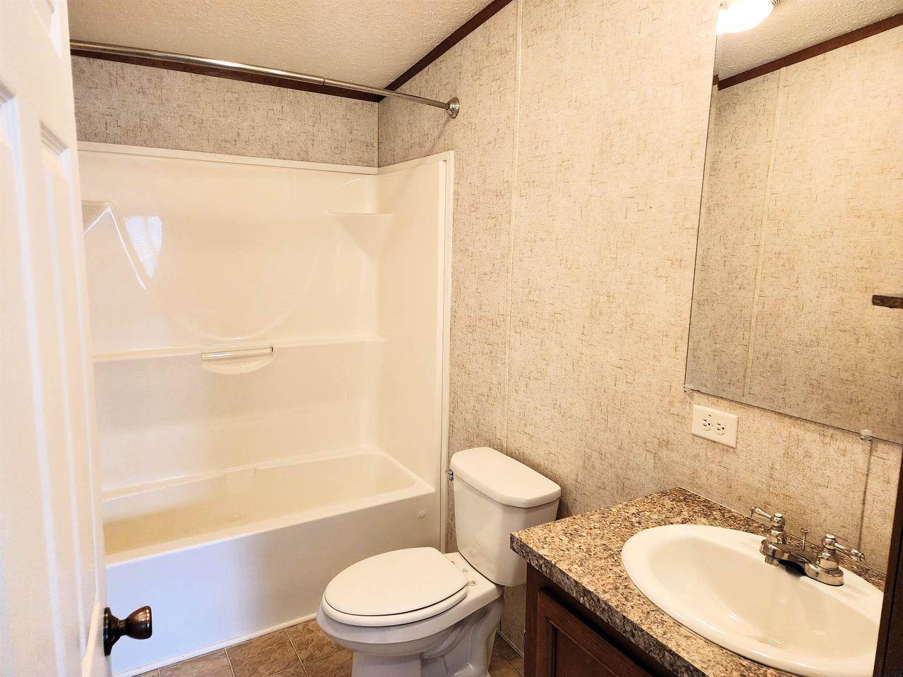 897 E Lake St #114, Lake Mills, WI 53551