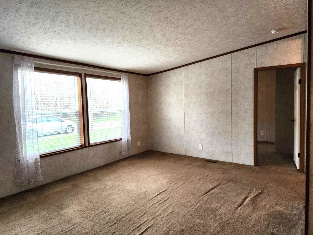 897 E Lake St #114, Lake Mills, WI 53551