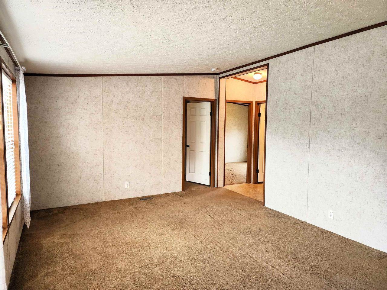 897 E Lake St #114, Lake Mills, WI 53551