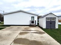 897 E Lake St #114, Lake Mills, WI 53551