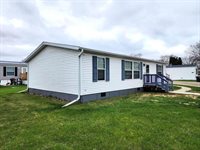 897 E Lake St #114, Lake Mills, WI 53551