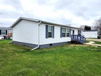 897 E Lake St #114, Lake Mills, WI 53551