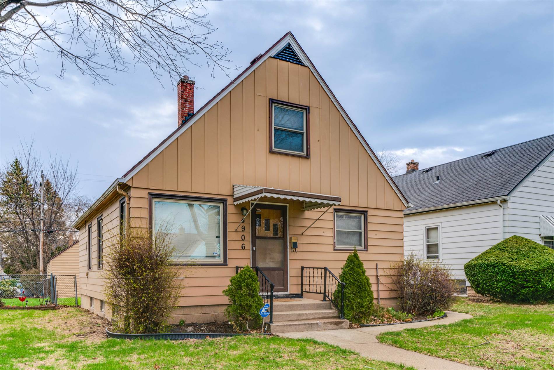 4906 N 24th Pl, Milwaukee, WI 53209