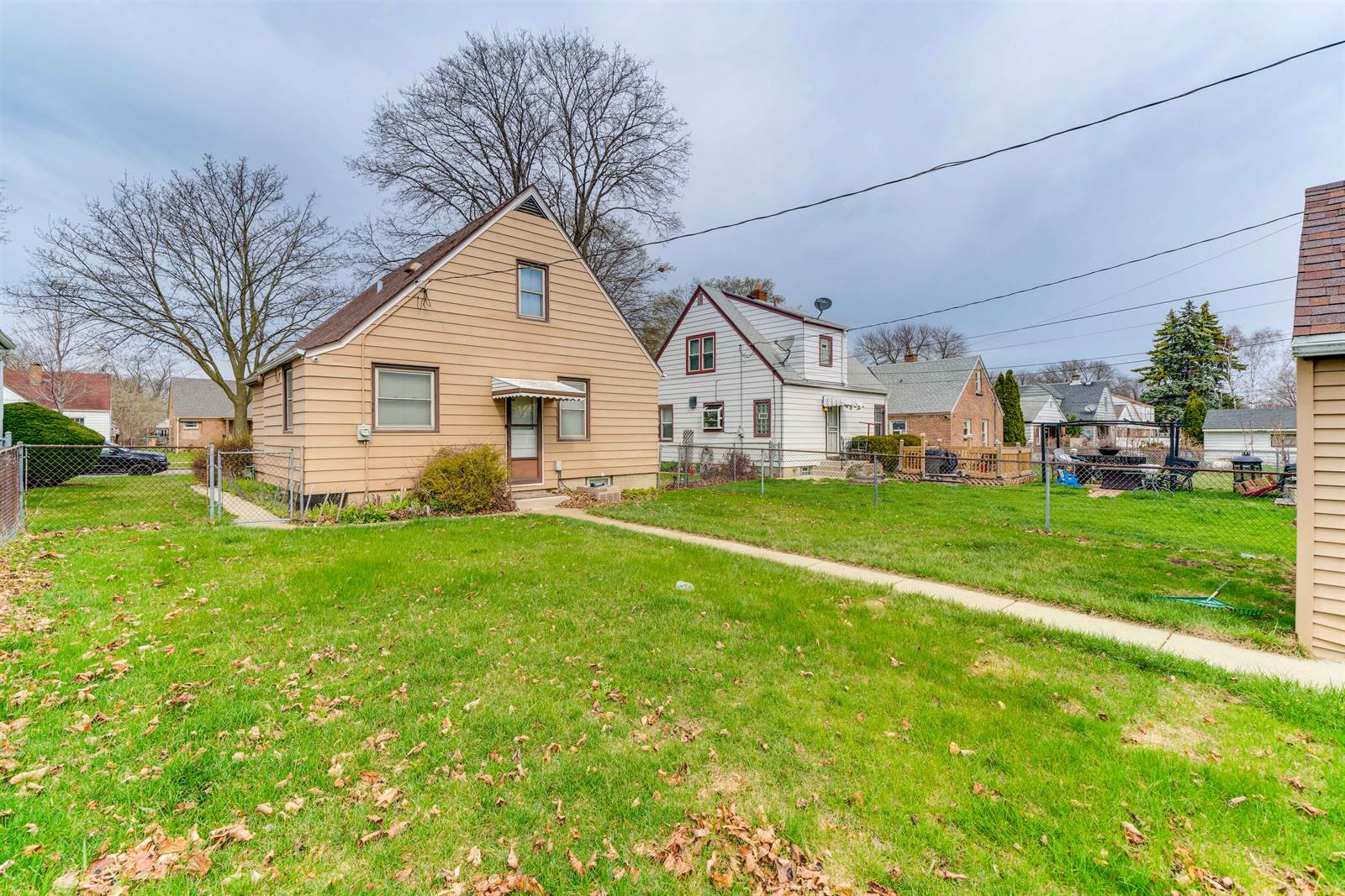 4906 N 24th Pl, Milwaukee, WI 53209