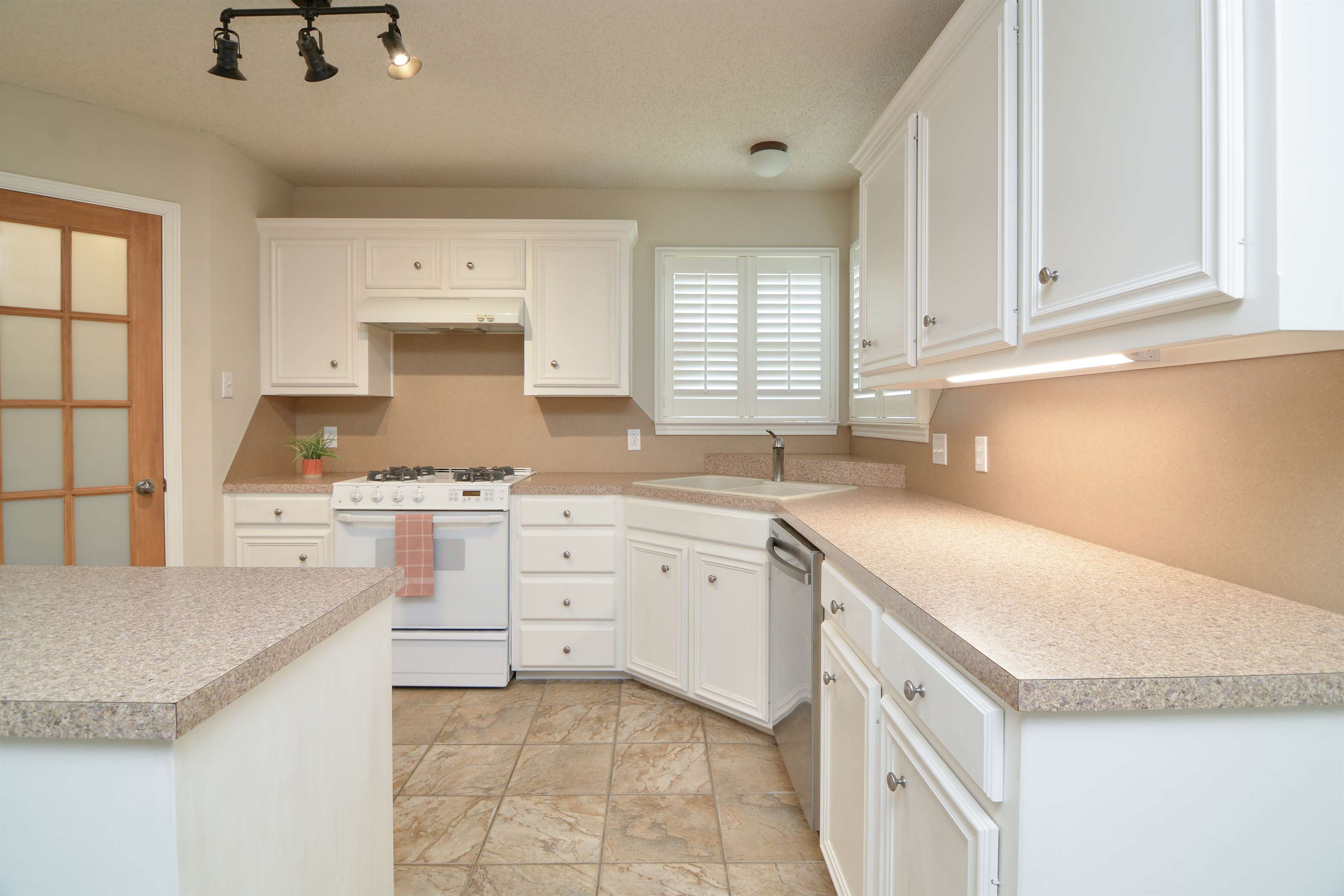 9808 Huron Ave, Lubbock, TX 79424