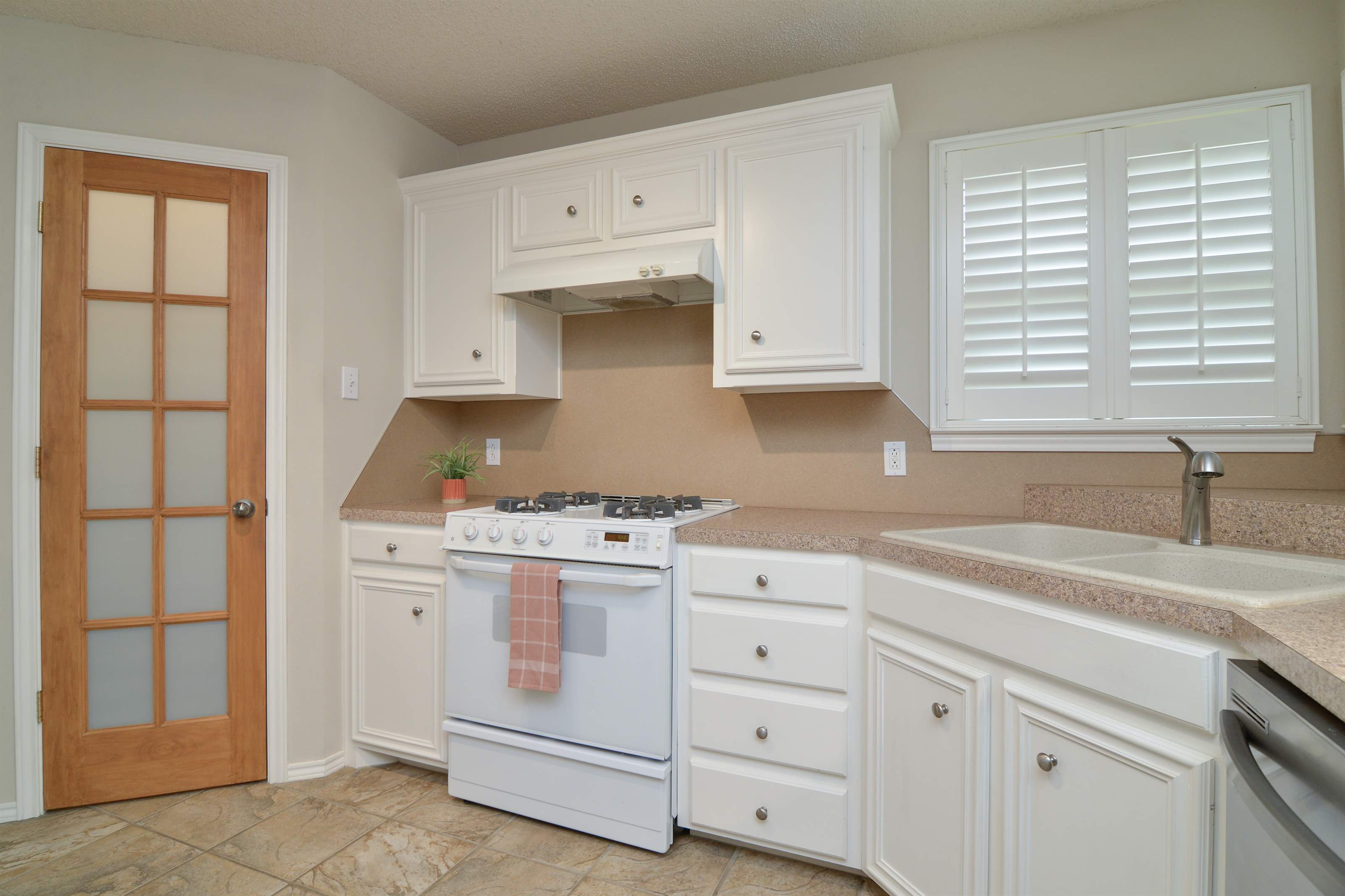 9808 Huron Ave, Lubbock, TX 79424