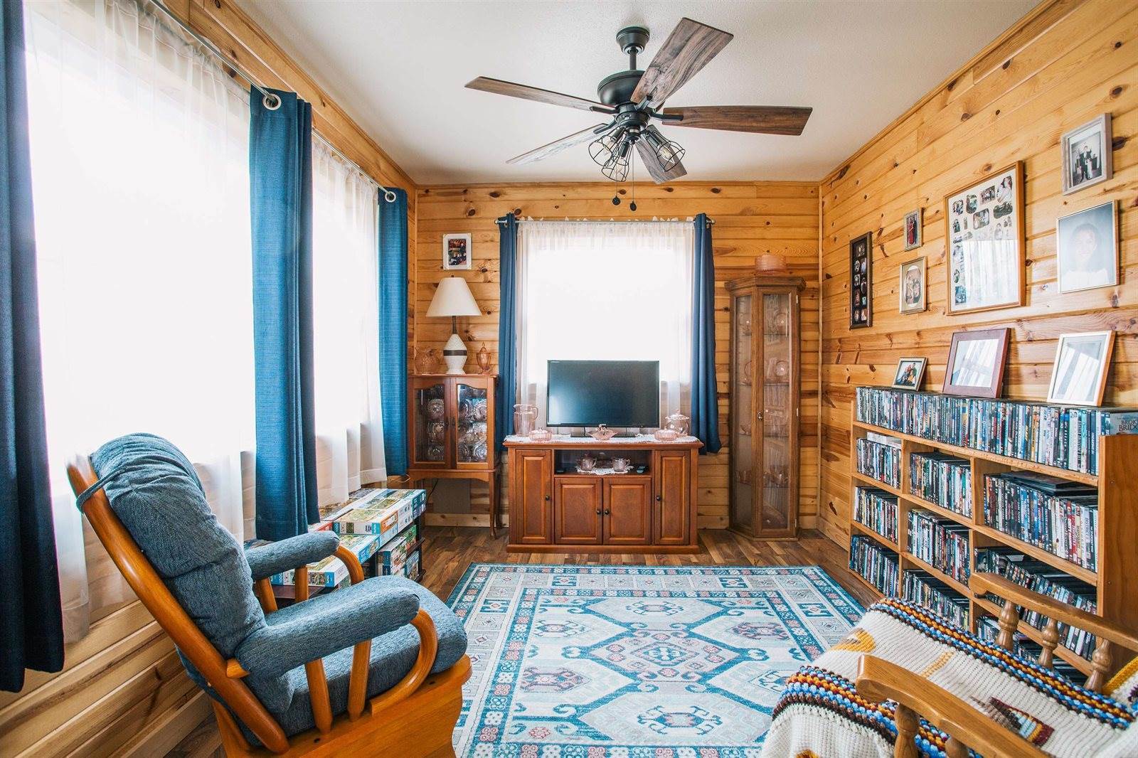 209 N Eaton Avenue, Greenwood, WI 54437